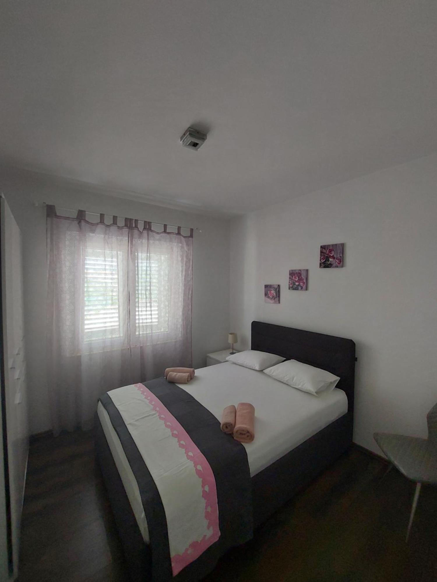 Nora Apartment *